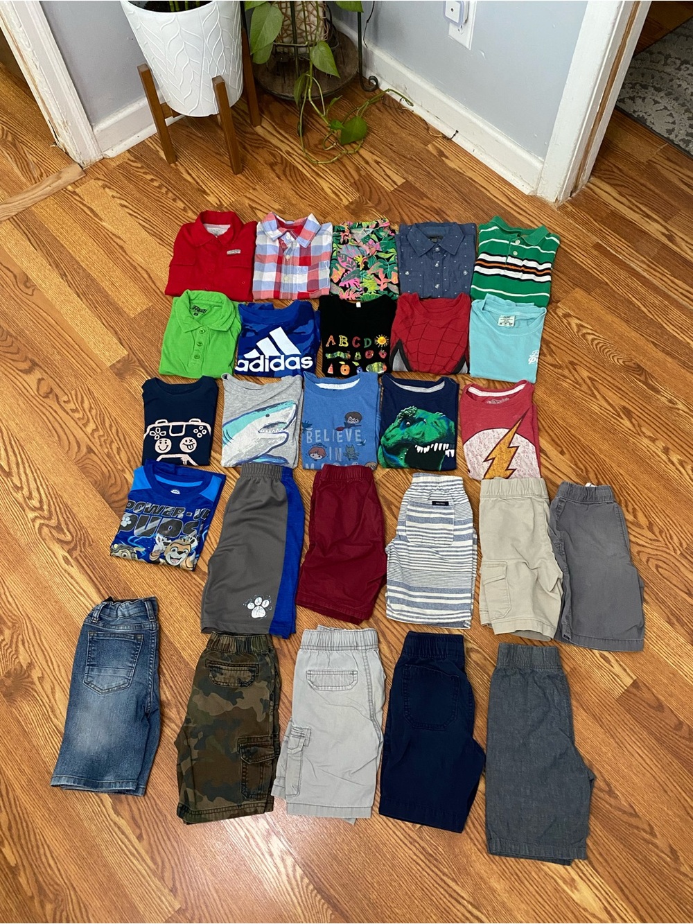 Boys 5t clothes bundle of 26 pcs Smoke & pet free summer clothes